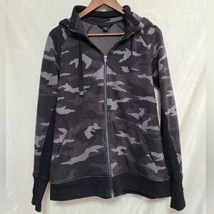 Athleta Women’s Triumph Camo Hoodie, Size XL, like NEW
